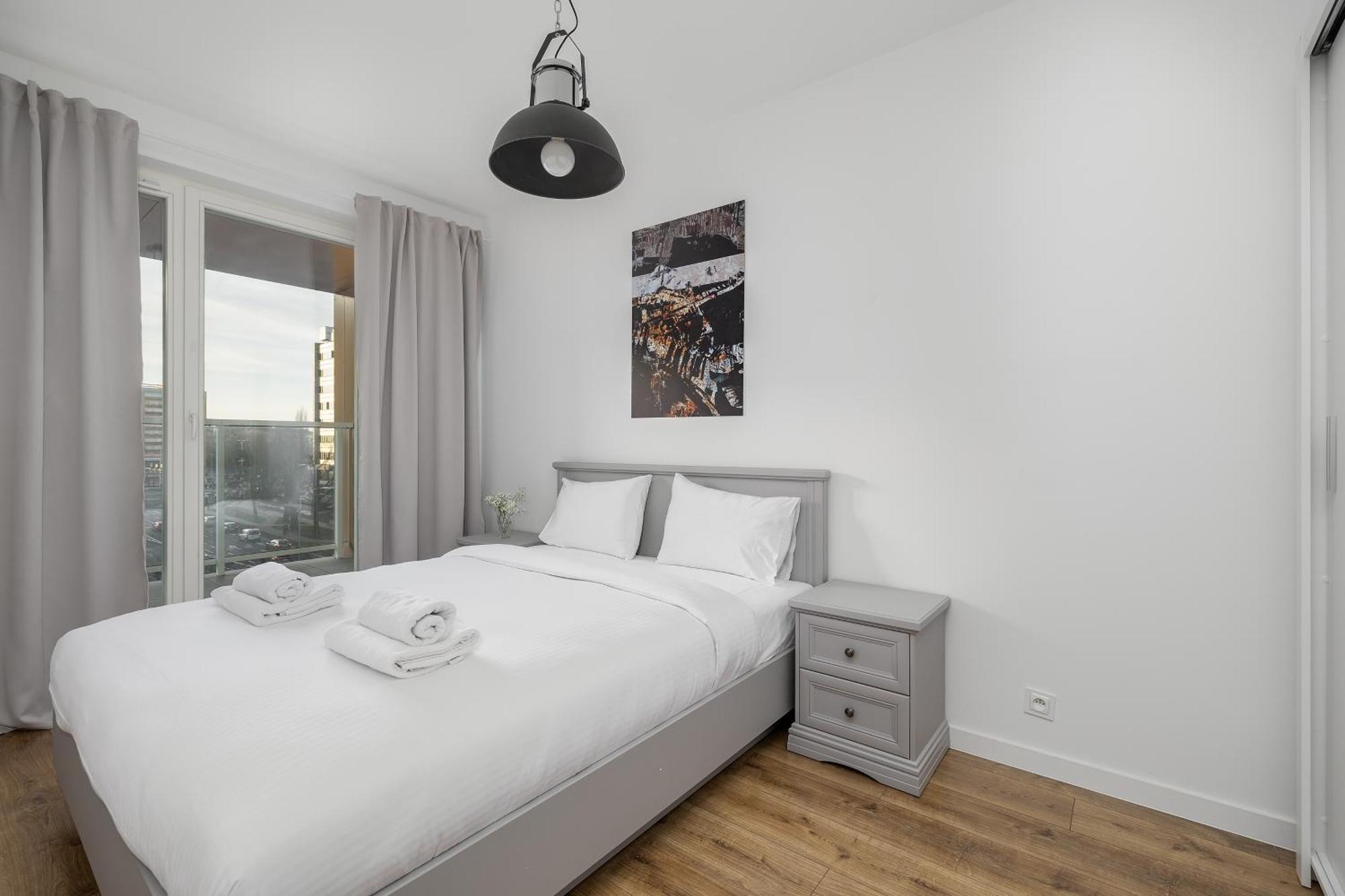 Apartment Malczewskiego Grey *